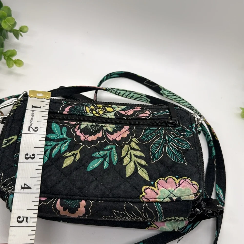 Vera Bradley all in one Floral Crossbody Bag/wallet-RFID